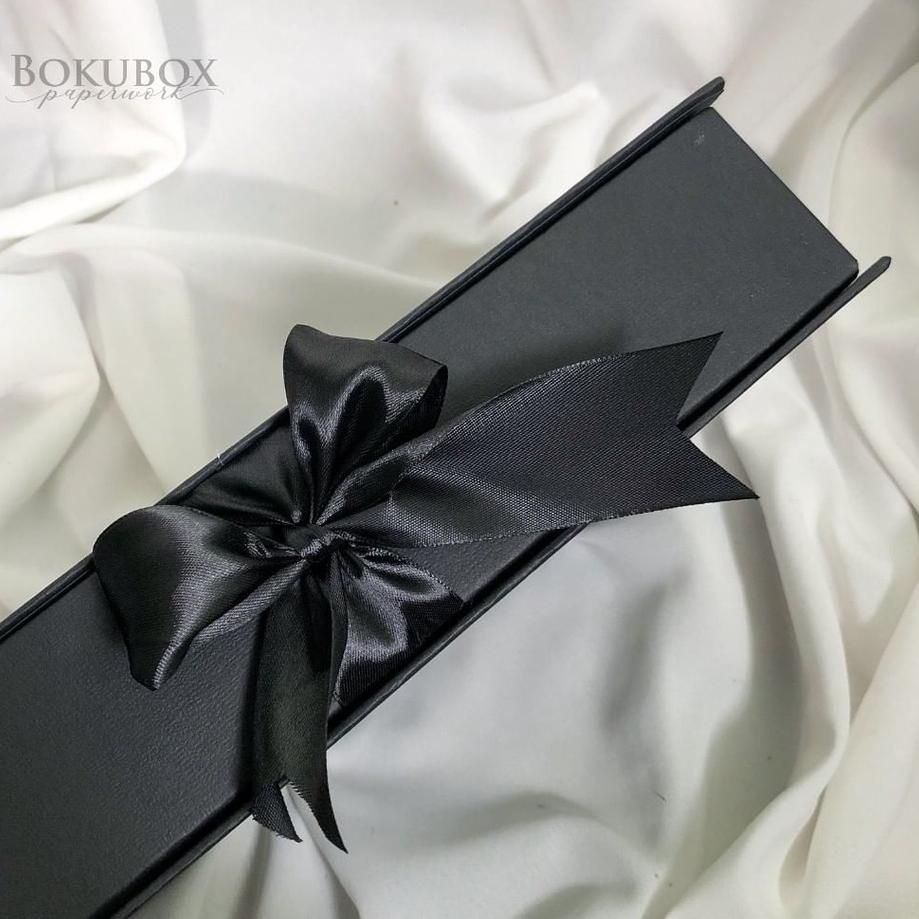 

Promo - 27x27x7 hard box / birthday box / giftbox / hardbox / box ulang tahun / box kancing pita / box hampers / gift box