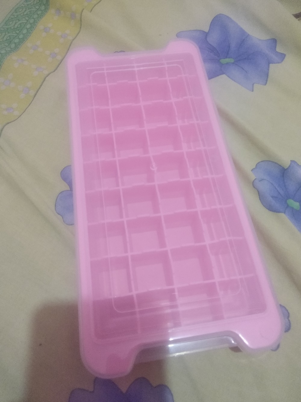 Cetakan Es Batu Silikon 36 Cube Dengan Tutup Elastis