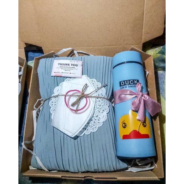 

HAMPERS | GIFTBOX | KADO TUMBLER HIJAB JEMBER