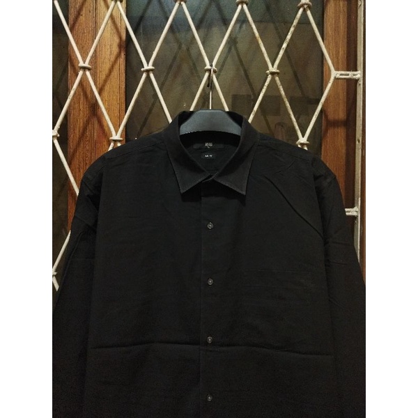 kemeja hitam polos uniqlo second original XL kemeja kasual pria murah terlaris
