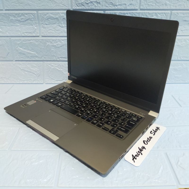 Laptop Toshiba Core i5 Gen 5 ram 8gb ssd 256gb slim ringan