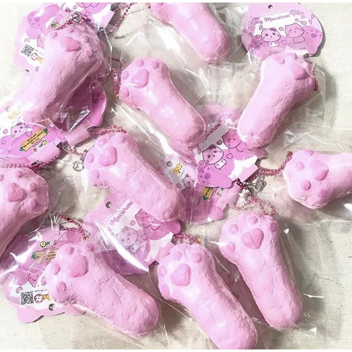 PROMO SQUISHY LICENSED kitty macaron paw by punimaru (100% ORI)