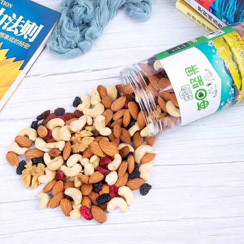 

HEALTHY ROASTED FRESH FRUITS AND NUTS SNACK