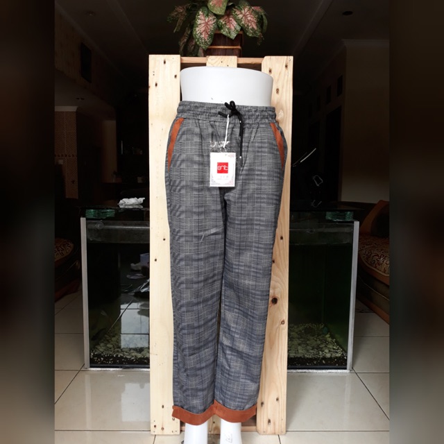 Celana zara kotak import