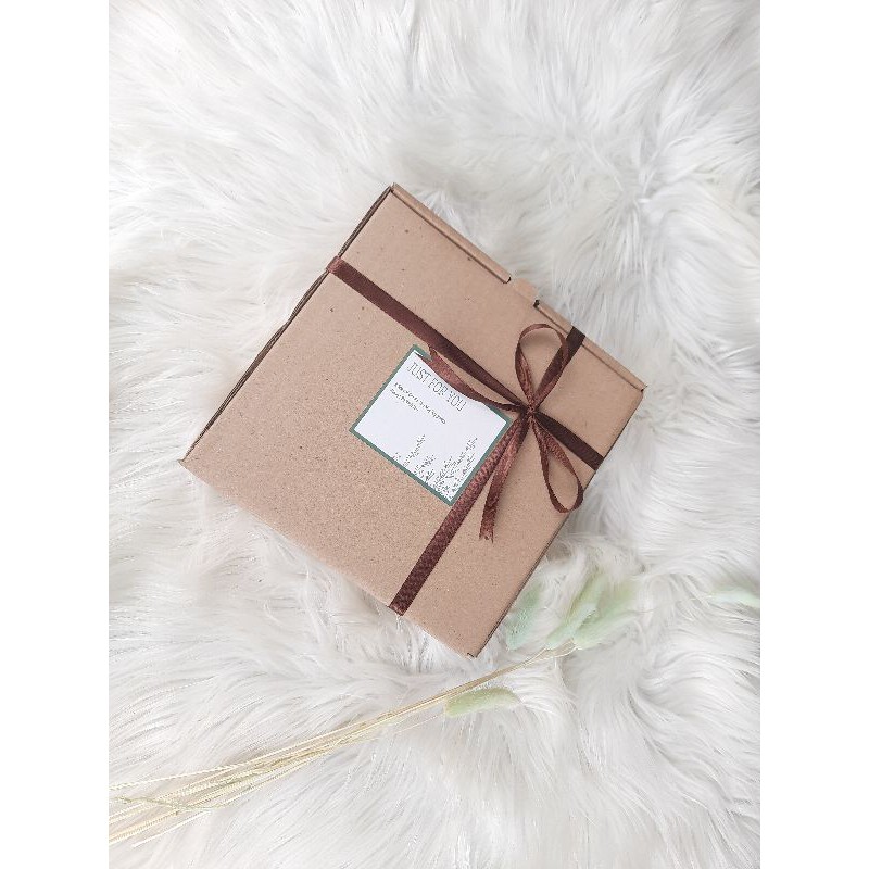 HAMPERS HIJAB SEGI EMPAT scrunchie cepol ciput boneka ekslusif