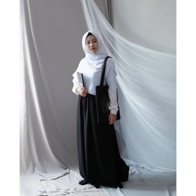 Gamis Ayumi Hitam Putih Black and White Sidang Interview Kerja Hijab Alila