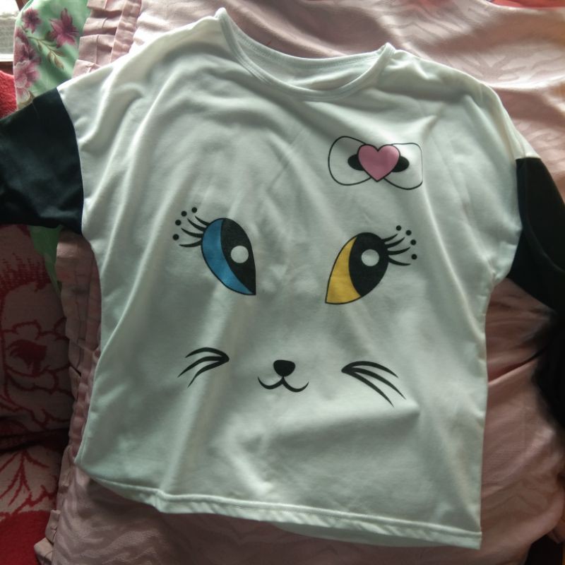 Sweater gambar anime kucing warna putih