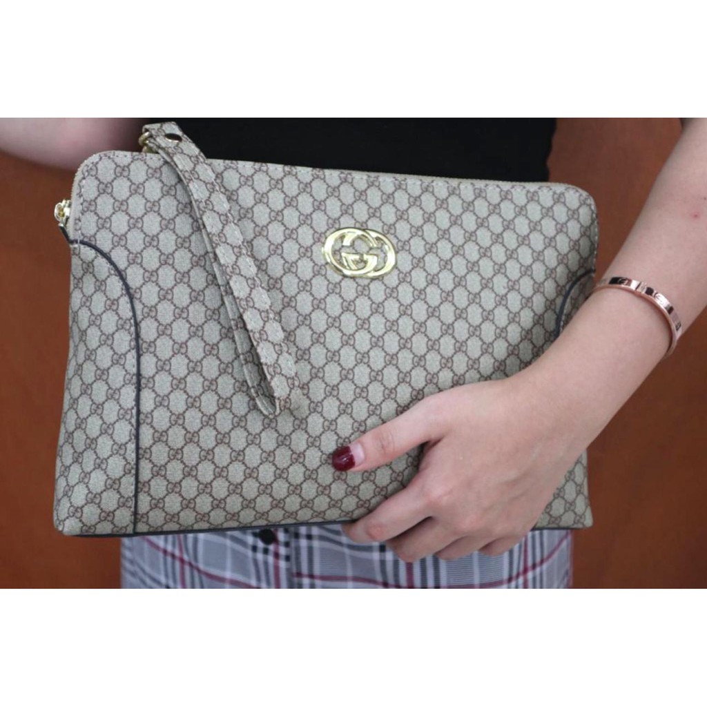 gucci clutch pouch