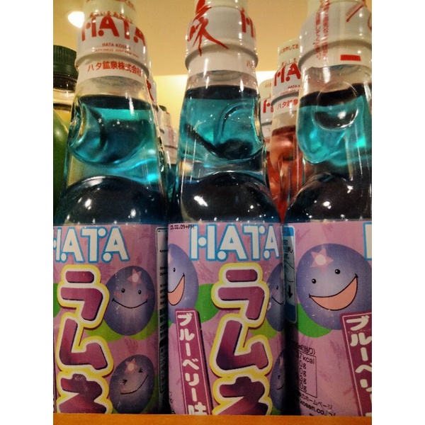

SOFT DRINK HATA RAMUNE BLUEBERRY- MINUM SODA ASLI JEPANG 200 ML