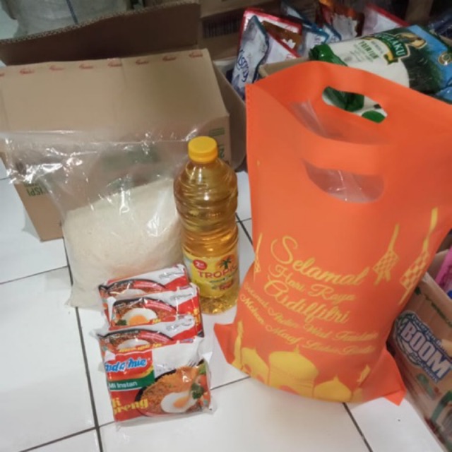 

Paket sembako murah