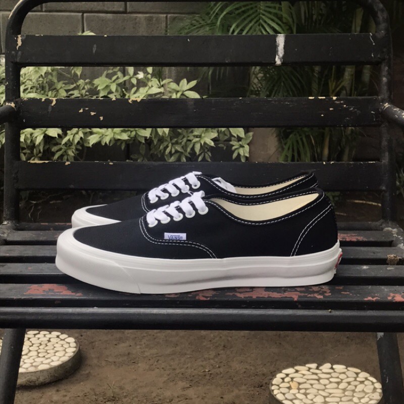 Sepatu Vans OG Authentic Vault Black white 100% Original Resmi PT Navya