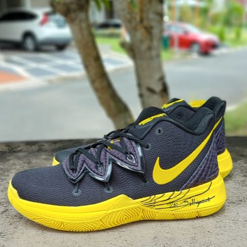 Sepatu Basket NIKE KYRIE 5 "Black Yellow"