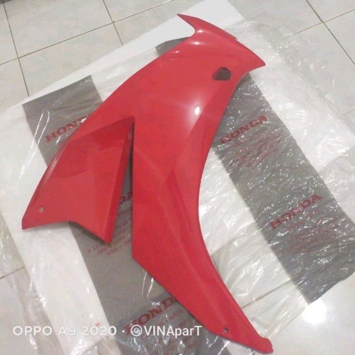 Cowl R middle sayap fairing cbr 150 lokal k45A kanan merah original