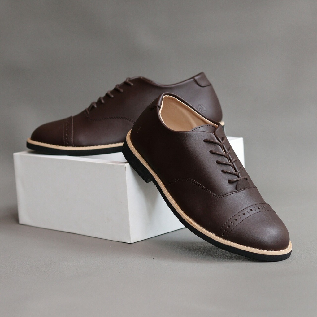 SEPATU FORMAL PRIA CASUAL PERKANTORAN OXFORD KEKINIAN ORIGINAL ARIONZ - SepatuFormal Pantofel pria Resmi Formal Hitam Coklat Black Brown Kulit Syntetic Asli Kasual Kantor Dinas Kuliah Gereja Pesta Kondangan Kerja PNS Guru Terbaru Terlaris Murah