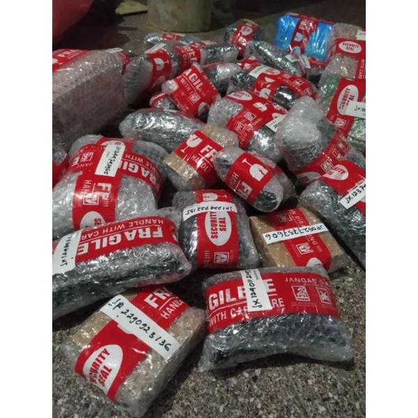 [200 GRAM] ANEKA SAMBEL BOTOL PREMIUM CUMI SUWIR AYAM SAMBAL SUIR ANEKA SAMBEL BABY CUMI SUWIR CAKALANG AYAM TUNA TONGKOL PECEL KACANG SAMBAL SACHET TERI SUWIR CUMI EATSAMBEL EAT SAMBEL BAWANG CIAMIK ICIP-ICIP RINDU NGAT KAMU EATSAMBAL EAT SAMBAL