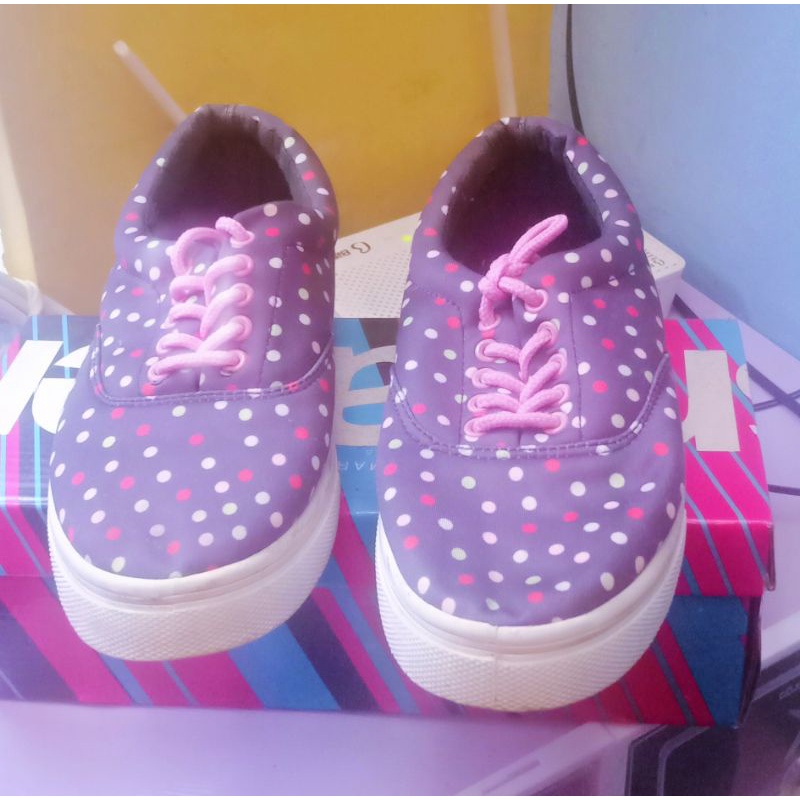 sepatu sophie martin