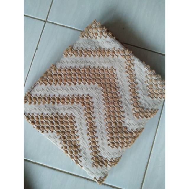 Kain tenun sutra bulu