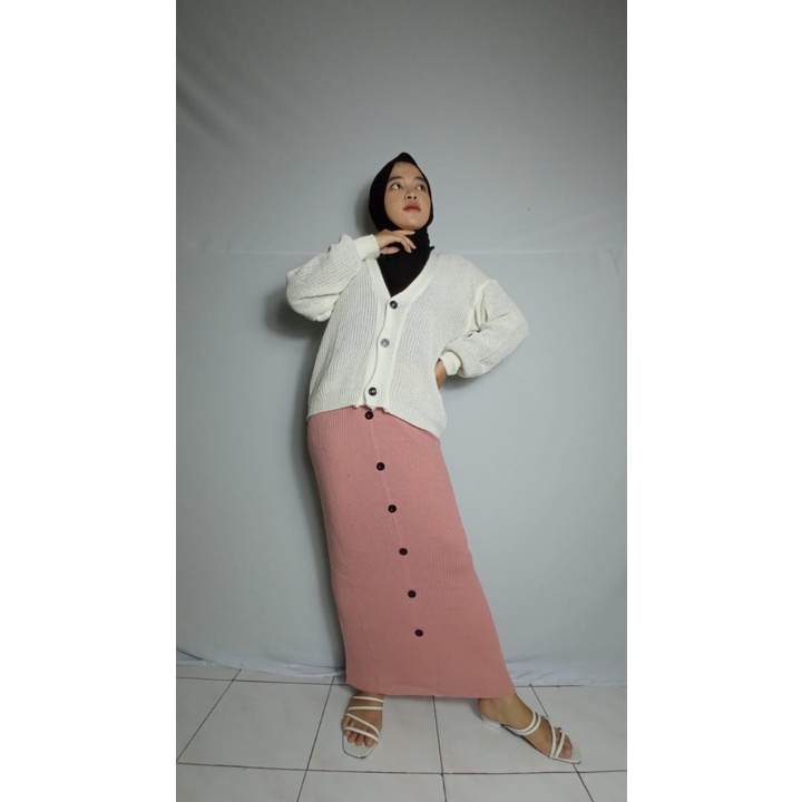 ROK RAJUT KANCING PREMIUM / ROK KANCING DEPAN / BAWAHAN WANITA TERBARU / LONG KNIT STREET