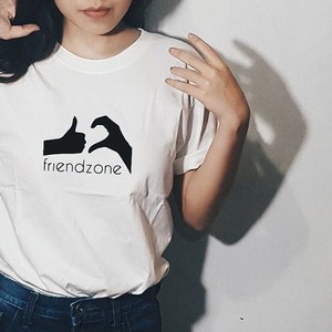 Baju Kaos Friendzone