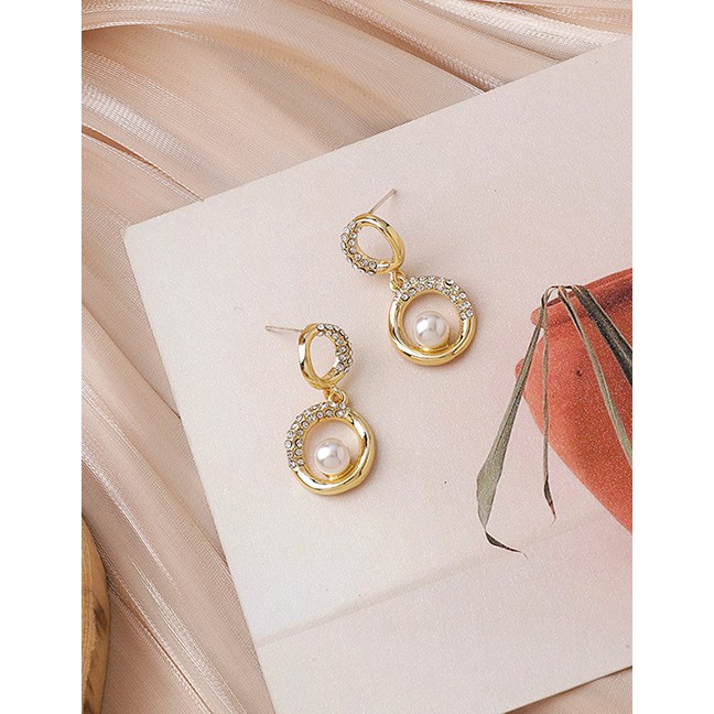 LRC Anting Tusuk Fashion Gold Color Circle Diamond Pearl P71867