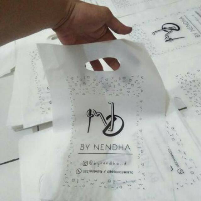 

Sablon plastik plong - Tas plastik plong sablon uk. 25x35cm murah minim order 200pcs
