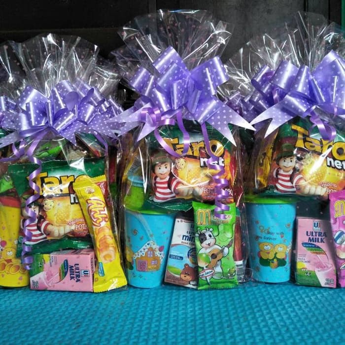paket snack ultah + souvenir tumbler bear 15.000