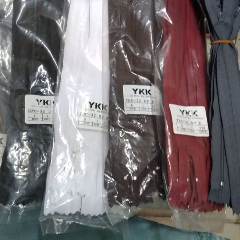 

sleting ykk bahan kepala plastik banyak pilihan warna harga 1 lusin