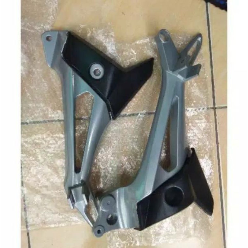 Foot step belakang Revo lama 2007