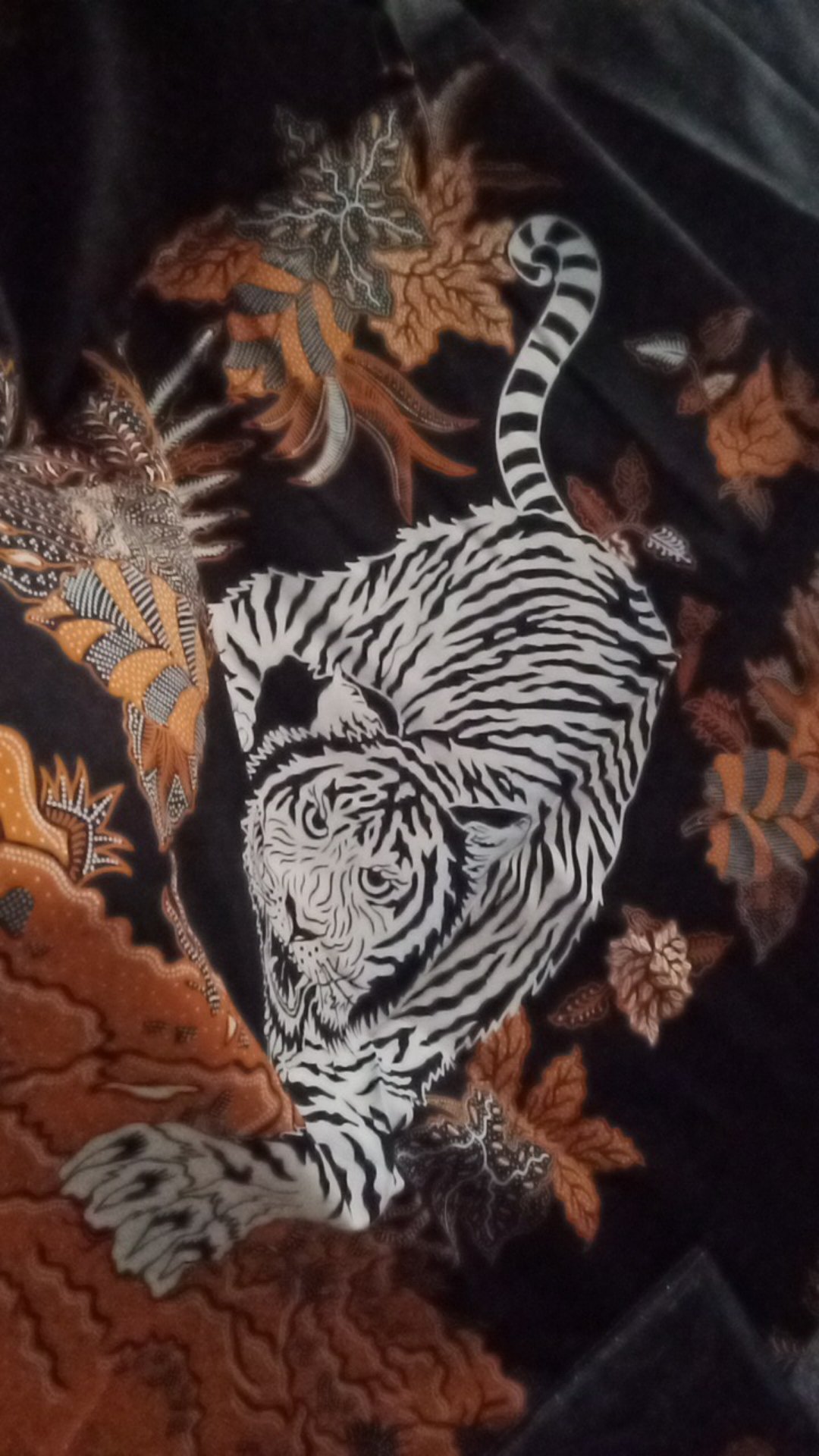 Kain Batik Solo Motif Harimau Putih