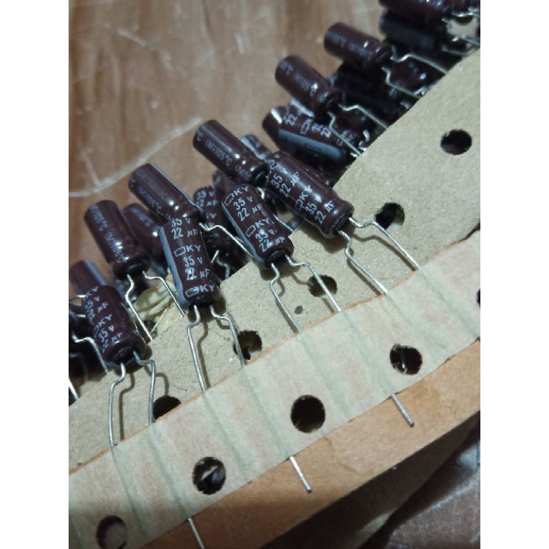 Capasitor Elco 22uf 35volt 22uf 35v 22uf 35 Elko 22 35 Kapasitor 22 35volt 22 35v 22 35 volt ori