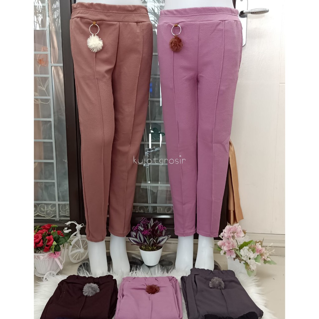 Celana Basic Pants Pompom