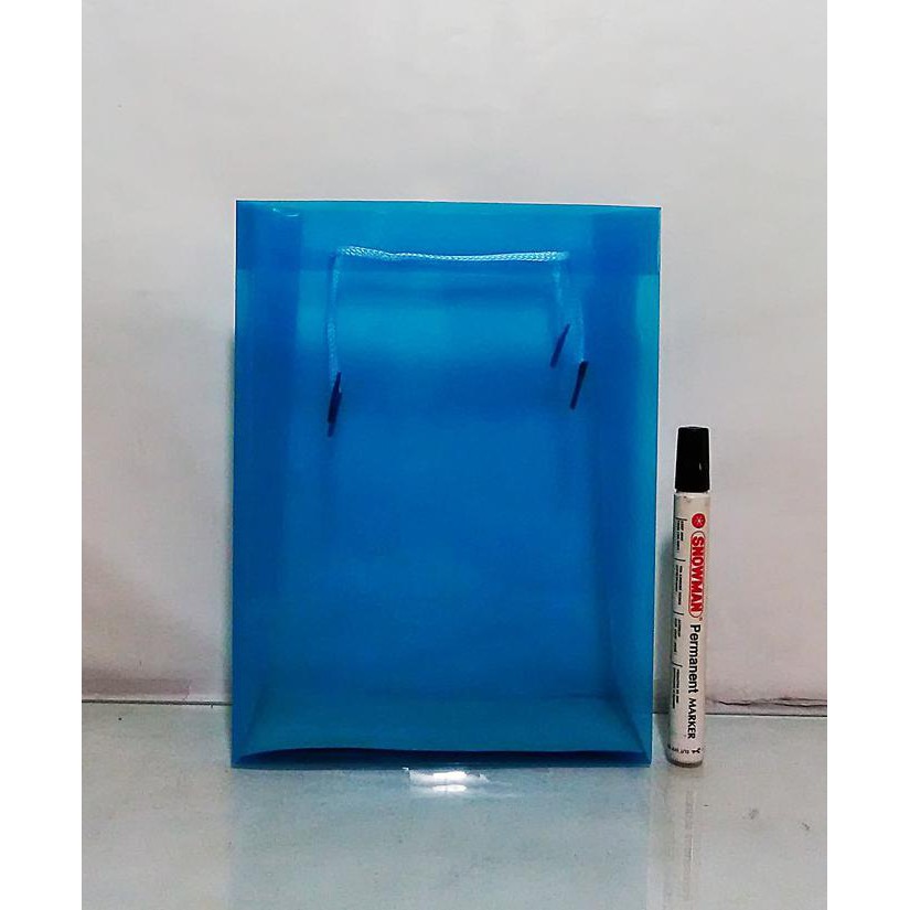 

Paper Bag Biru 24 Cm X 18 Cm X 7 Cm