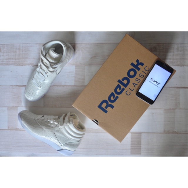 reebok freestyle hi crackle