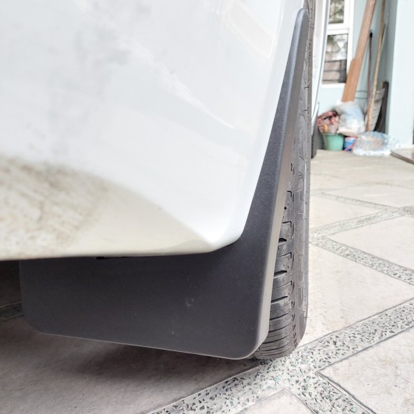 Mud Guard / Mudguard / Karpet Lumpur Toyota Calya Daihatsu Sigra