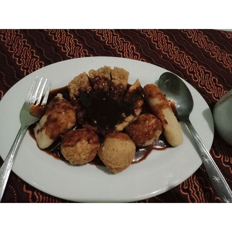 

Pempek asli ikan tenggiri