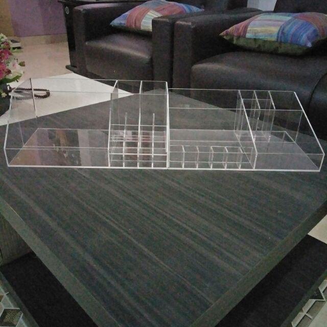 Acrylic Custom Tisu Br5