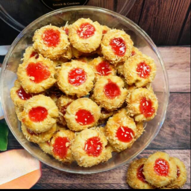 

Kue tumbprint strawbery