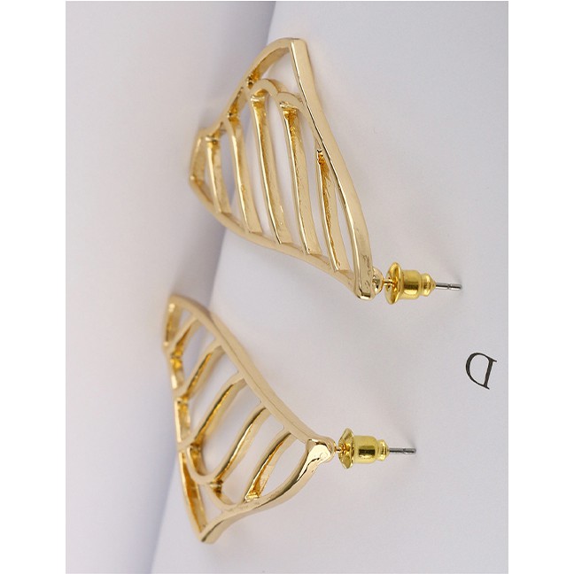 LRC Anting Tusuk Fashion Gold Pictographic Wing Wavy Geometric Hollow Earrings F69798