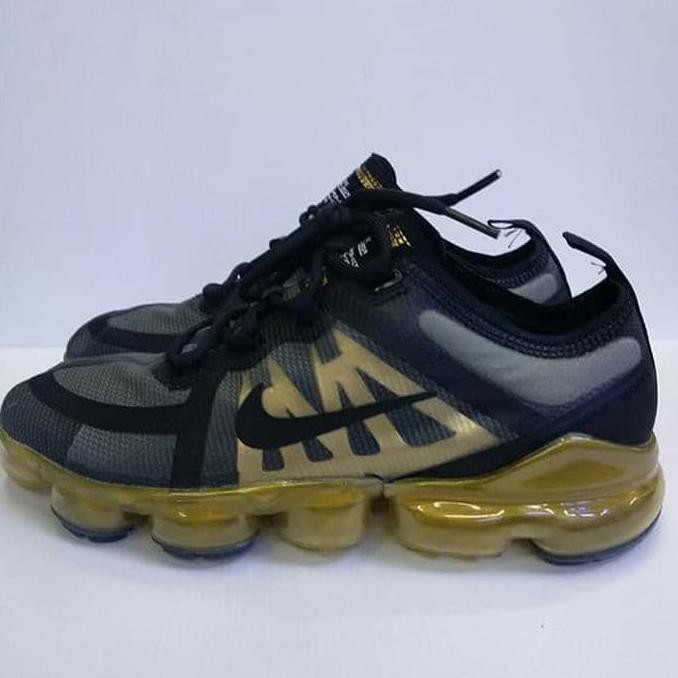 vapormax grey and gold