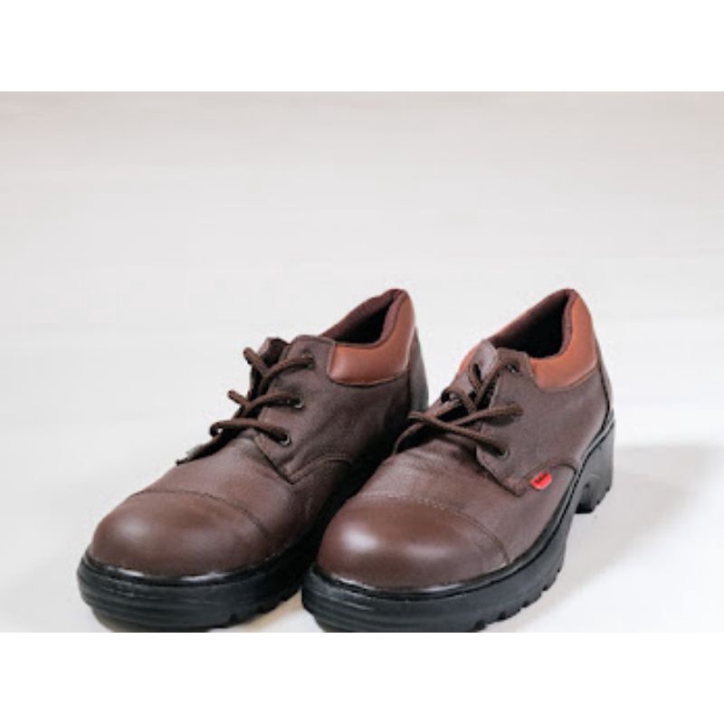 sepatu safety boot model pendek coklat