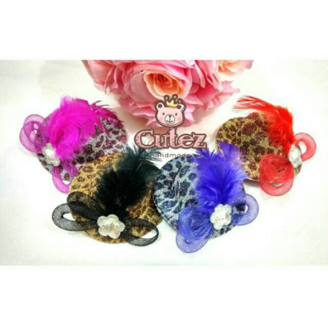 Jepit topi motif leopard bulu, pita, permata