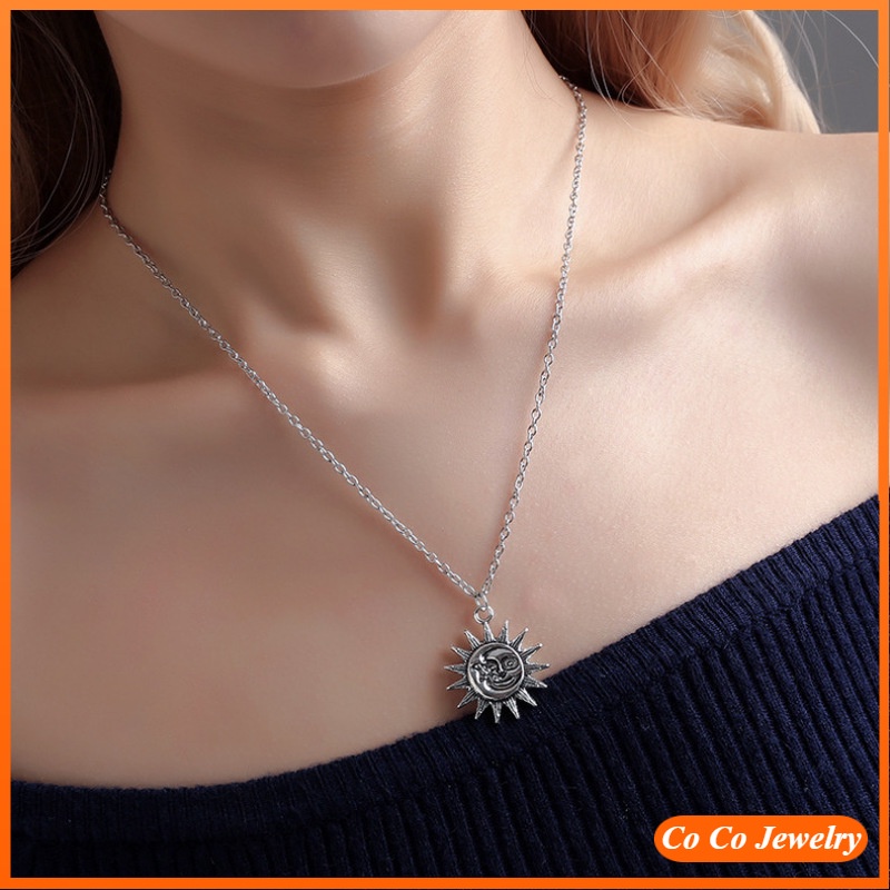 Kalung Rantai Dengan Liontin Bentuk Matahari Tersenyum Gaya Retro Untuk Wanita