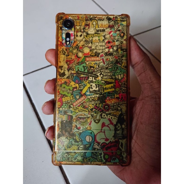 Sony Xperia XZs minus