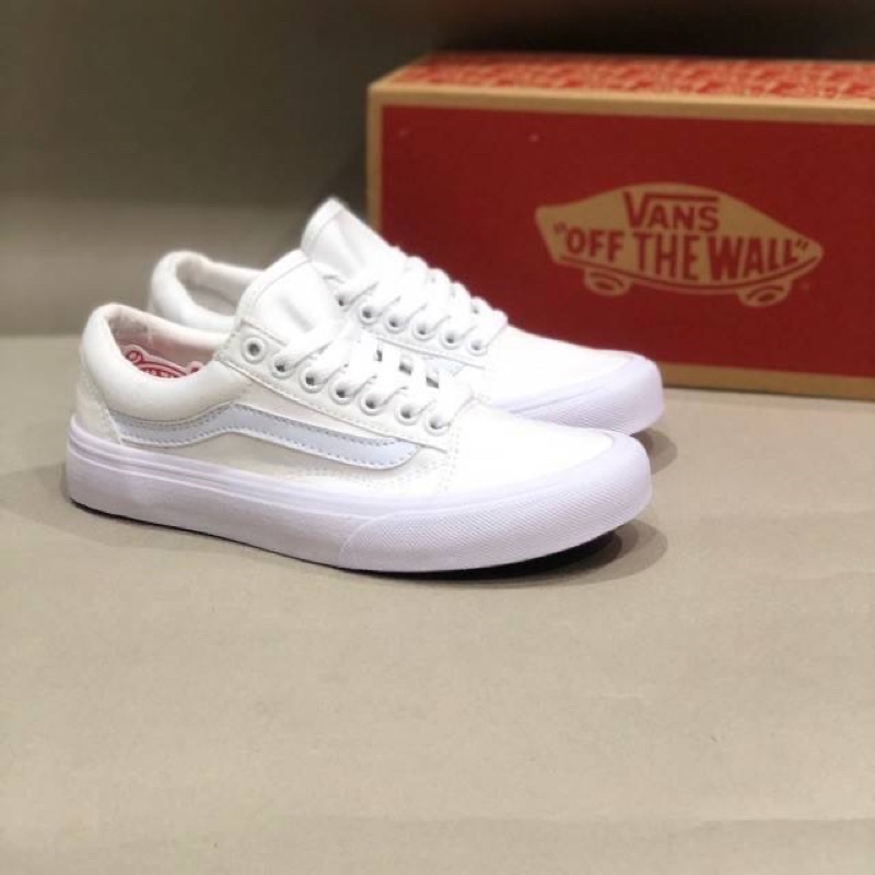 Sepatu Vans old skool all white fashion sneakers mans womens sepatu running