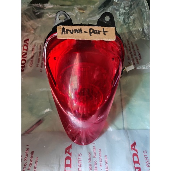 Lampu stop belakang + soket scoopy fi 2013-2016 Original