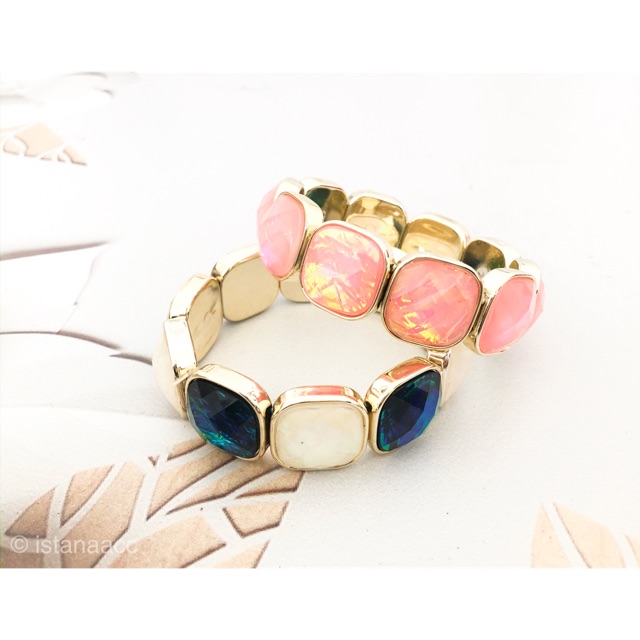 Gelang kotak batu warna