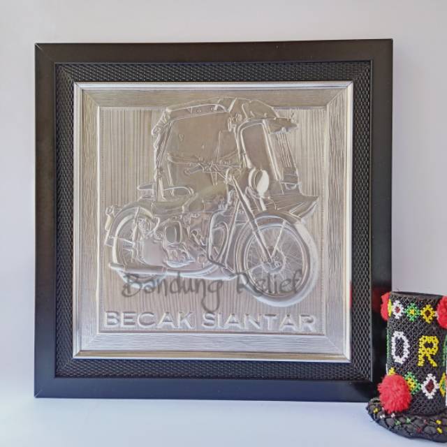 Dekorasi dinding Becak Siantar aluminium 40cm