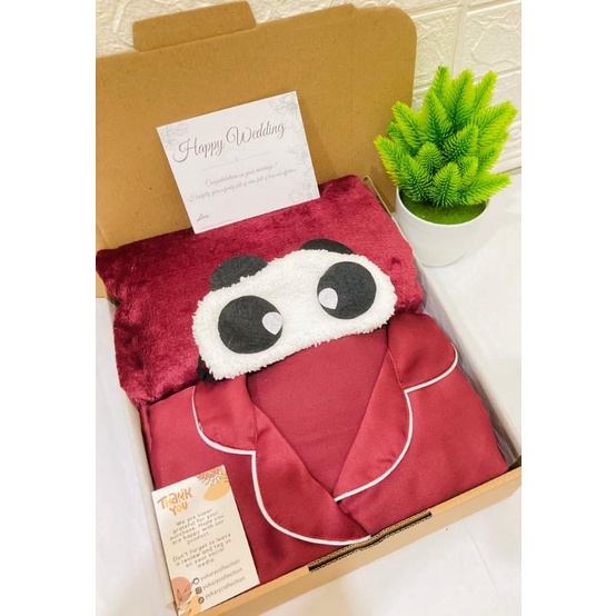 

Hampers Selimut Piyama/ Kado Pernikahan Selimut Piyama/ Kado Ulang Tahun Cewek/ Anniversary