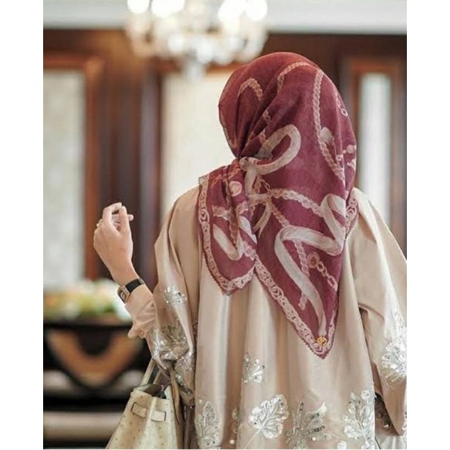 PL Buttonscarves Chain Series Warna Ruby