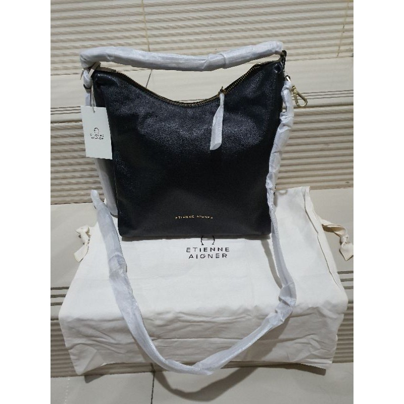 Etienne Aigner  hobo